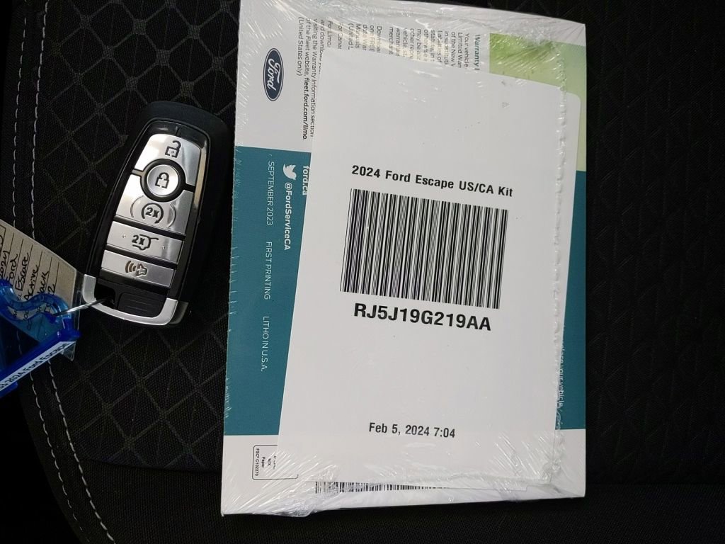 Certified 2024 Ford Escape Active AWD/4WD image 30