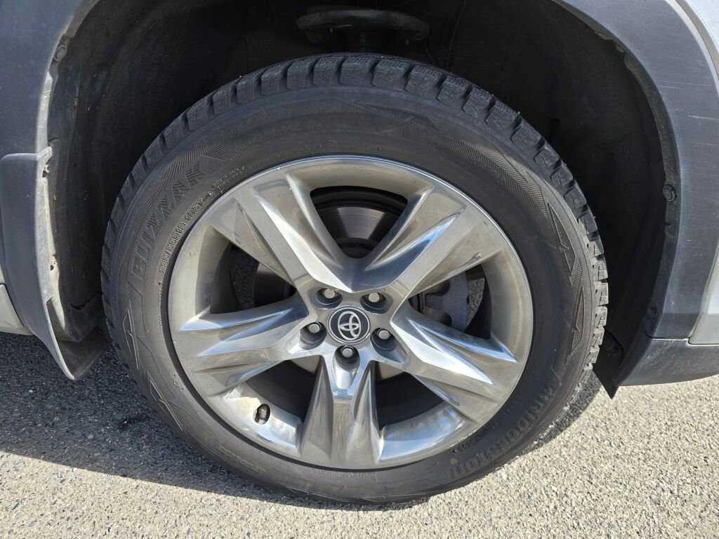 Used 2018 Toyota Highlander Limited Platinum image 5