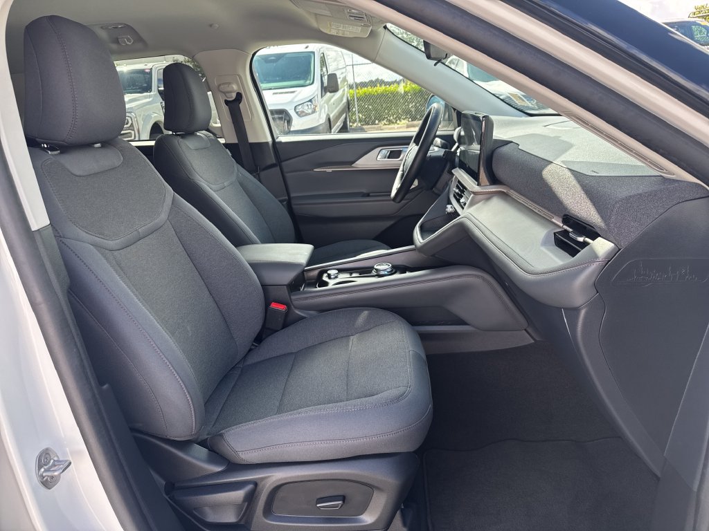Certified 2025 Ford Explorer Active RWD image 27