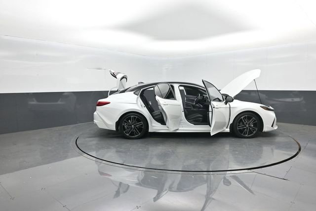 Used 2025 Toyota Camry XSE w/ Premium Plus Package image 43