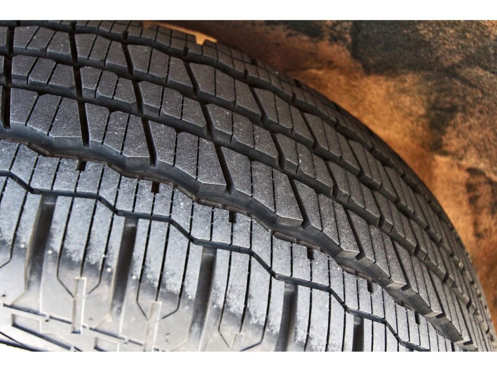 Used 2020 Jeep Grand Cherokee Laredo w/ 18" Wheel & 8.4" Radio Group image 31