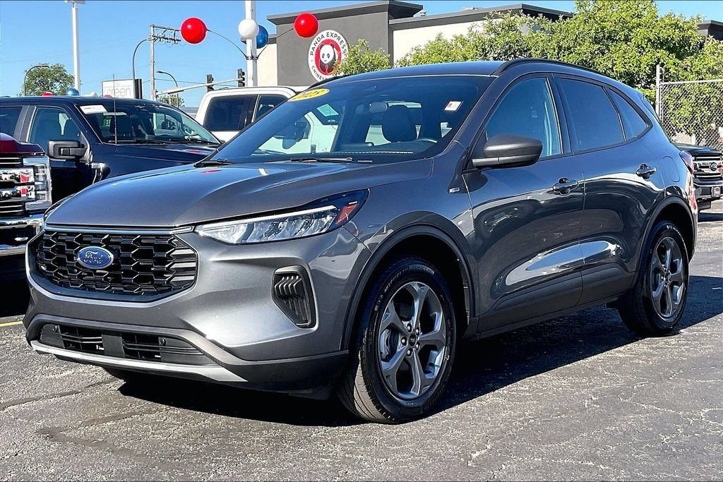 Certified 2025 Ford Escape ST-Line AWD/4WD image 11