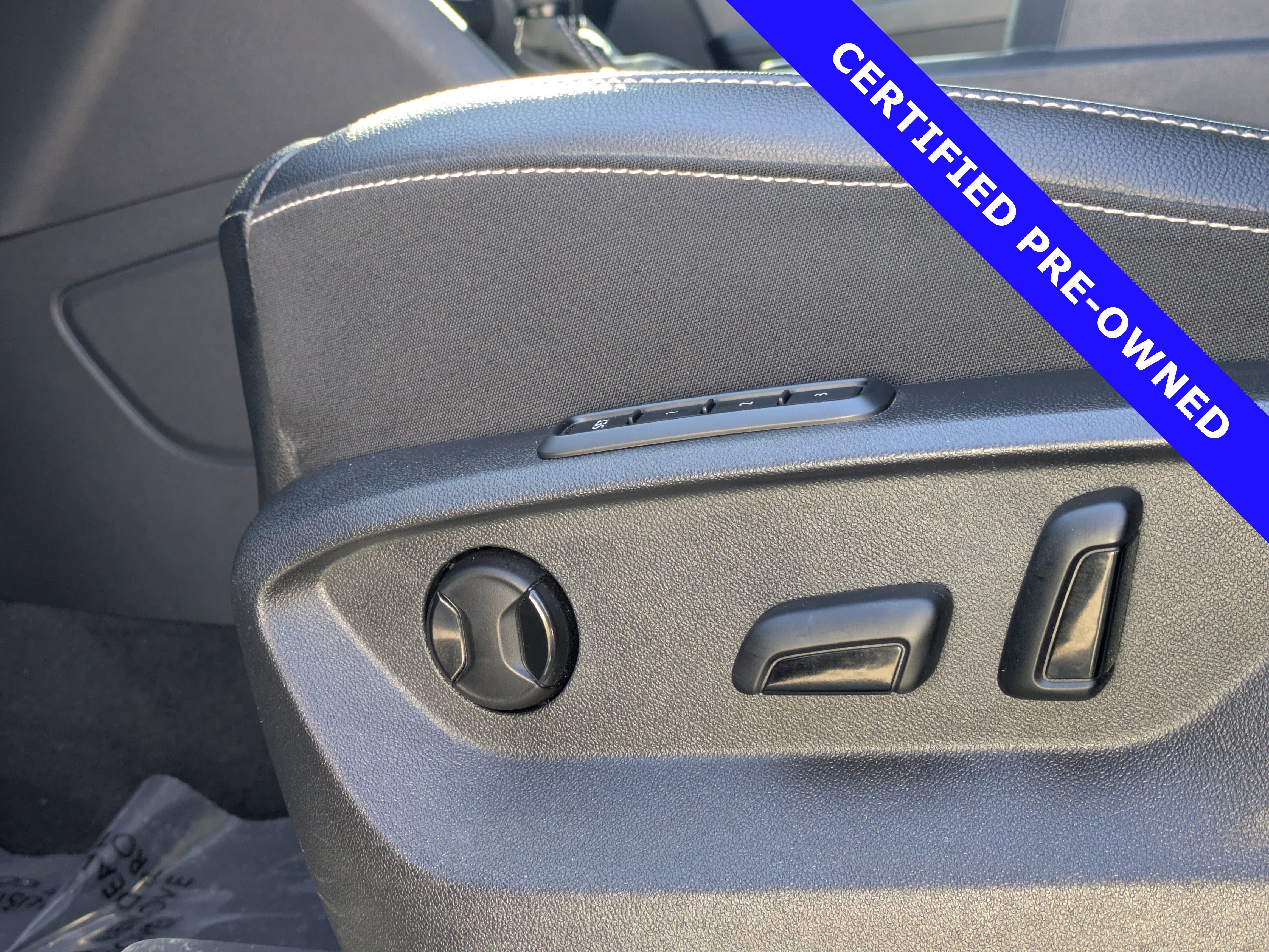 Used 2023 Volkswagen Atlas SEL R-Line image 23