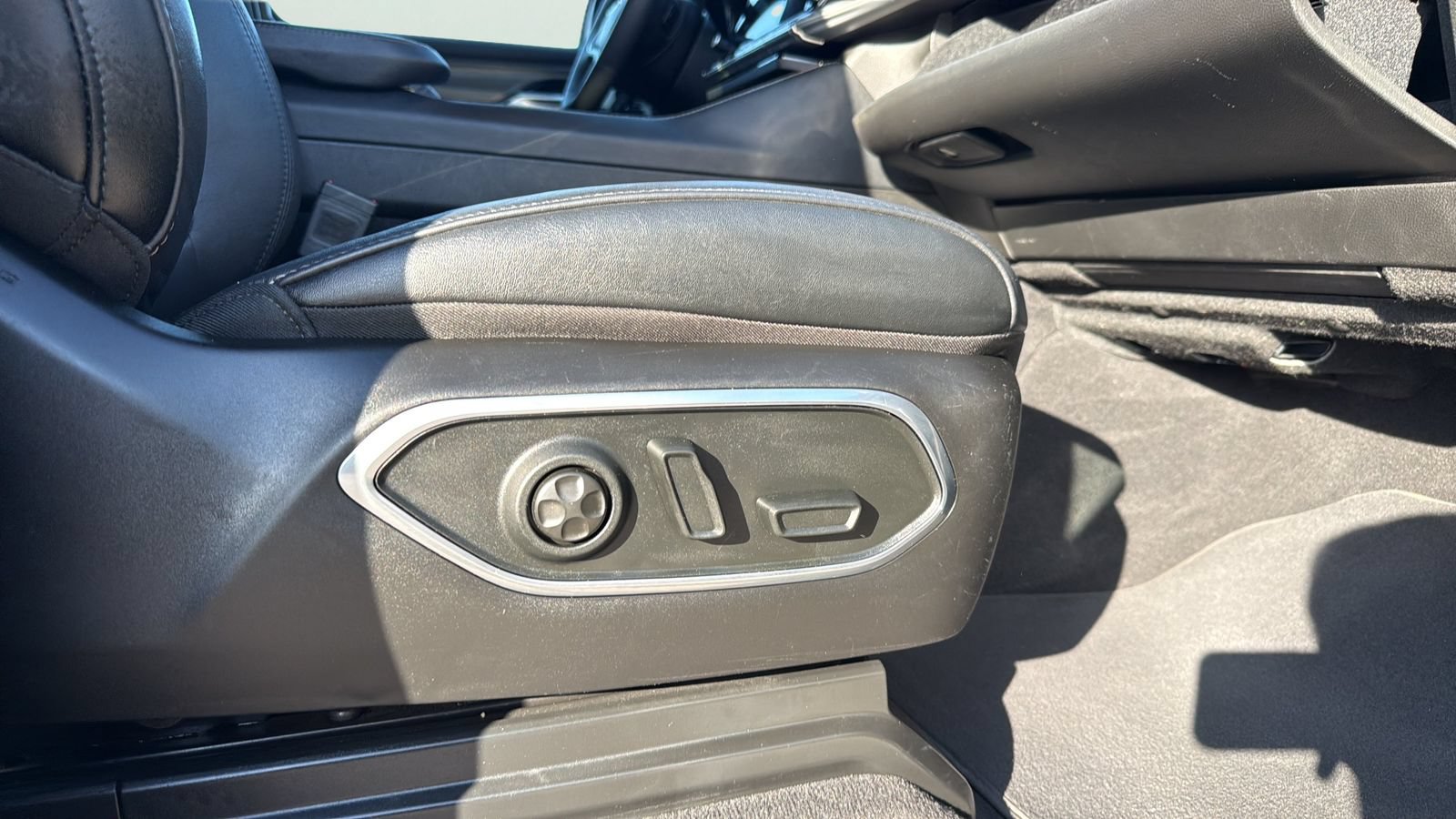 Used 2024 Jeep Wagoneer Series II w/ Flexible Seating Group AWD/4WD image 22