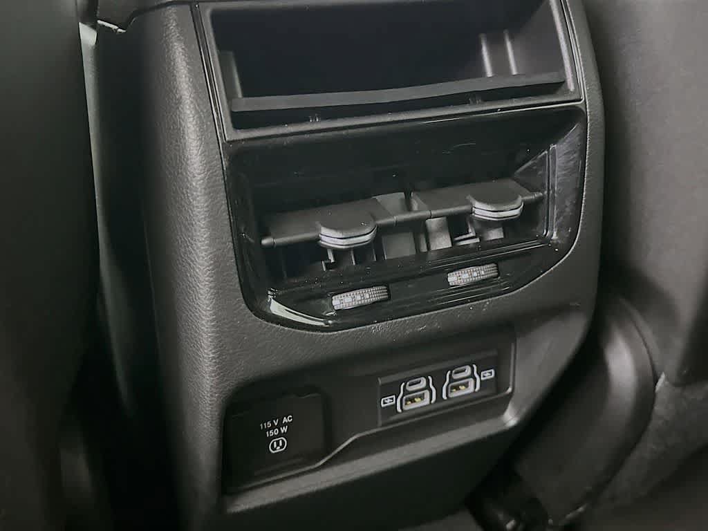 Used 2025 Jeep Grand Cherokee Altitude AWD/4WD image 13
