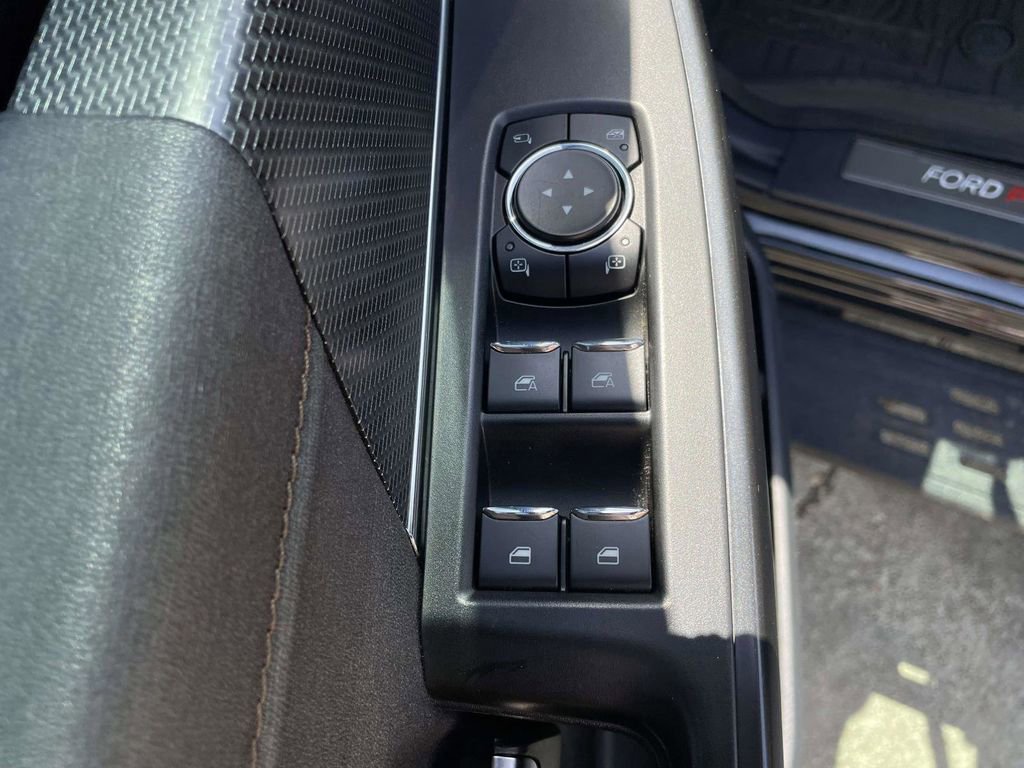 Certified 2022 Ford F150 Raptor w/ Equipment Group 801A High image 16