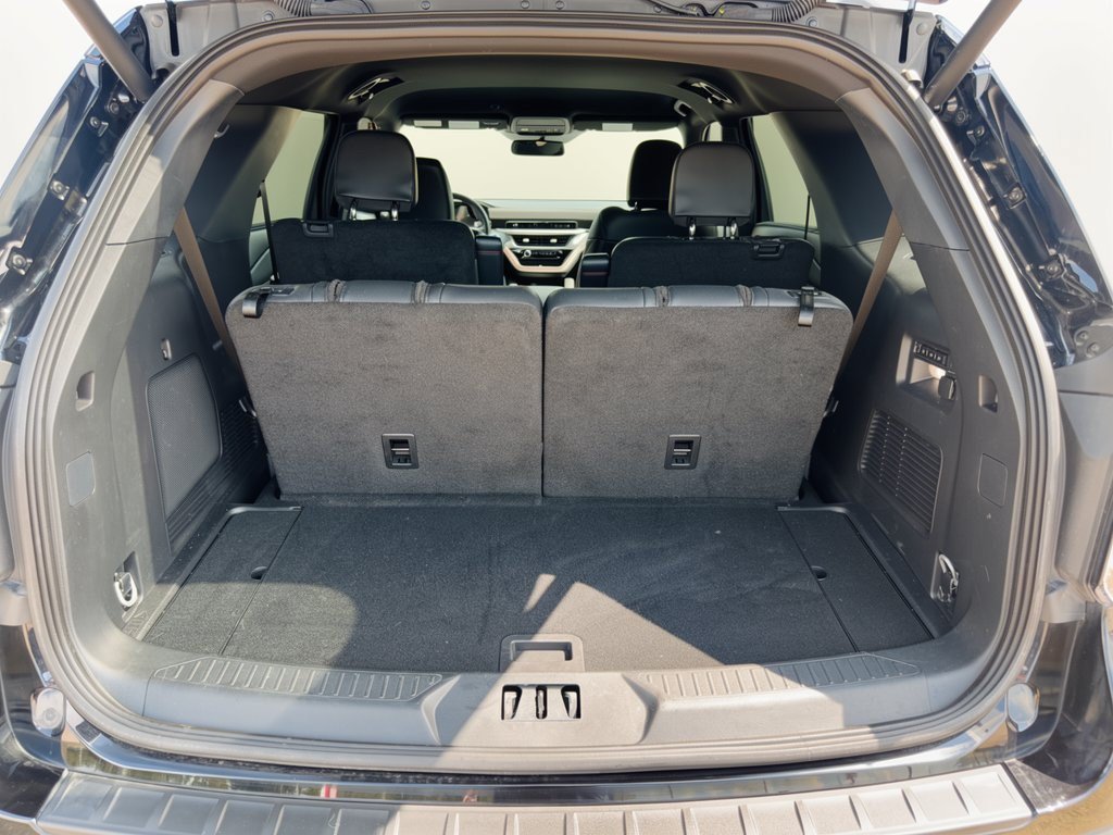 Certified 2025 Ford Explorer ST-Line w/ Premium Package RWD image 28