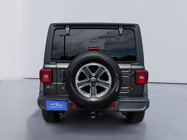 Used 2018 Jeep Wrangler Unlimited Sahara AWD/4WD image 4