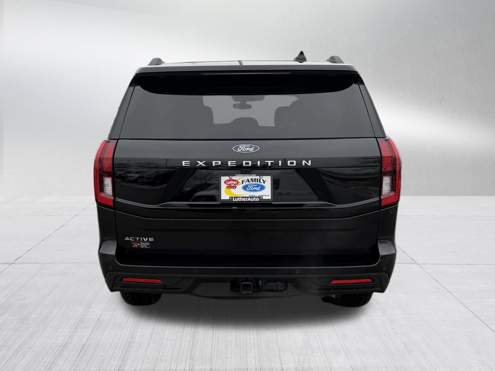Certified 2025 Ford Expedition Active image 4
