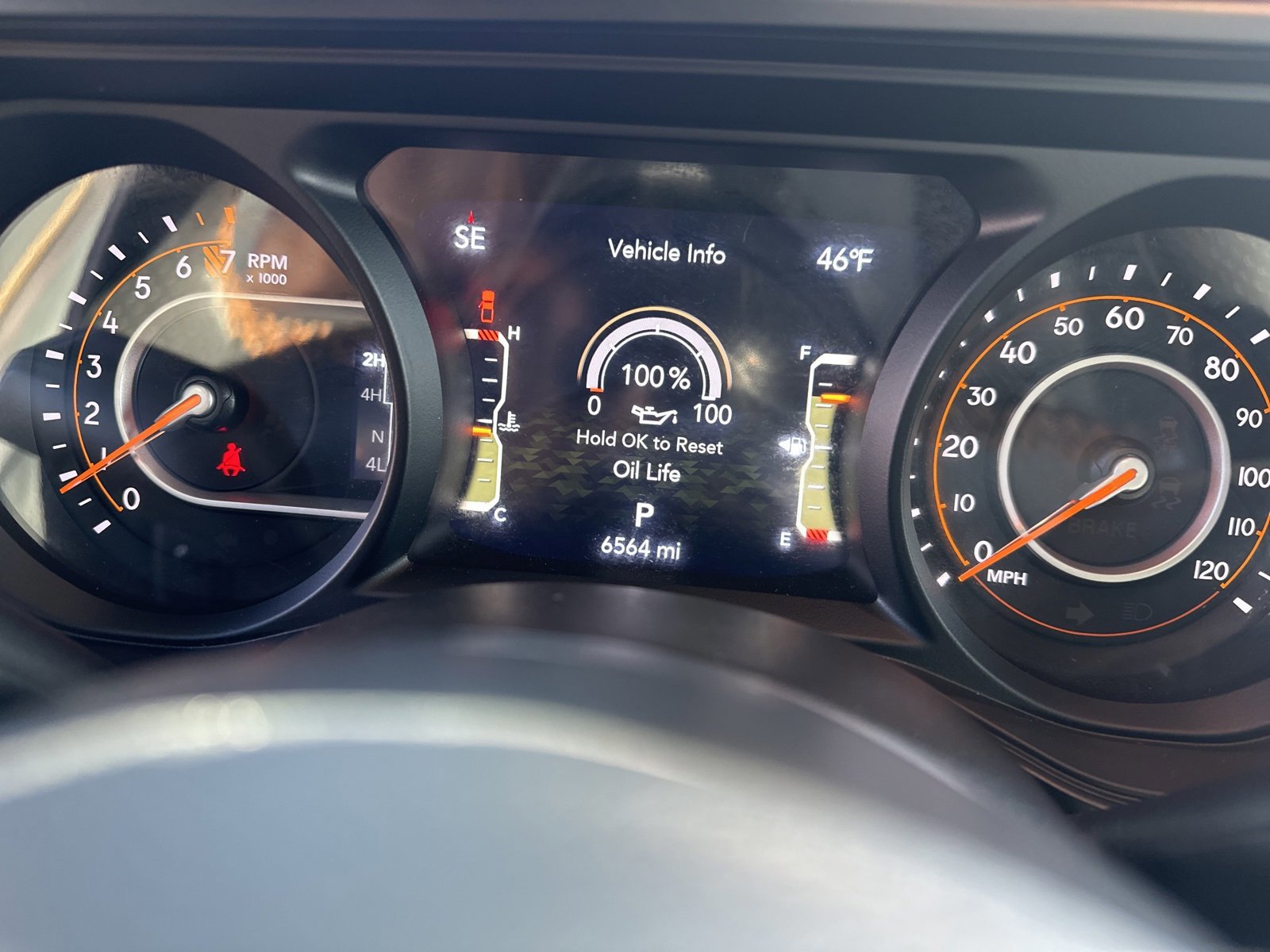 Used 2024 Jeep Gladiator Mojave w/ Safety Group image 14