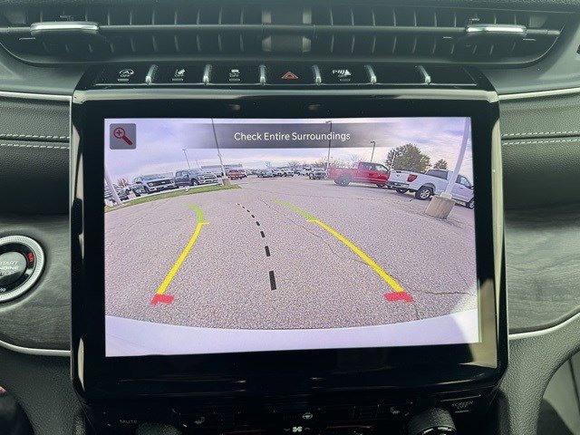 Used 2024 Jeep Grand Cherokee L Limited image 18