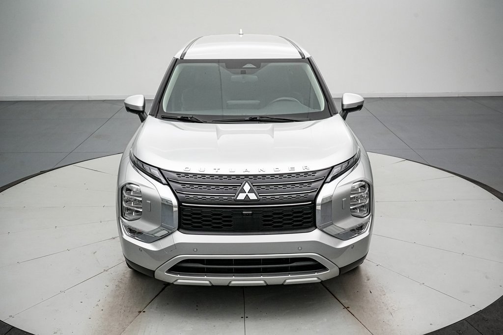 Used 2024 Mitsubishi Outlander SE image 9