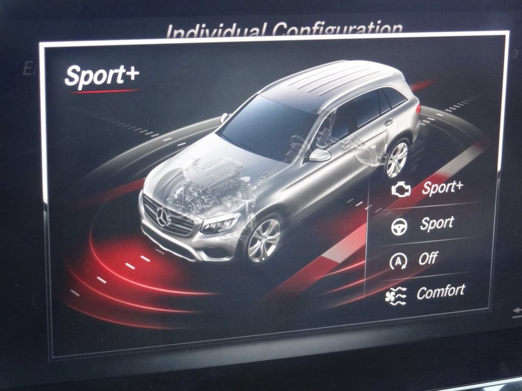 Used 2017 Mercedes-Benz GLC 300 4MATIC image 32