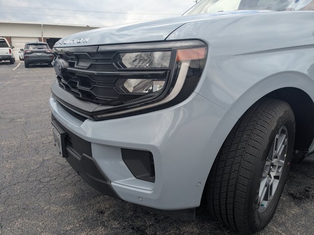 Certified 2025 Ford Expedition Max Active RWD image 5