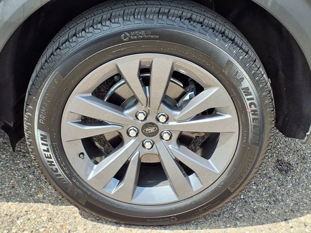 Certified 2024 Ford Explorer XLT w/ Equipment Group 202A AWD/4WD image 32