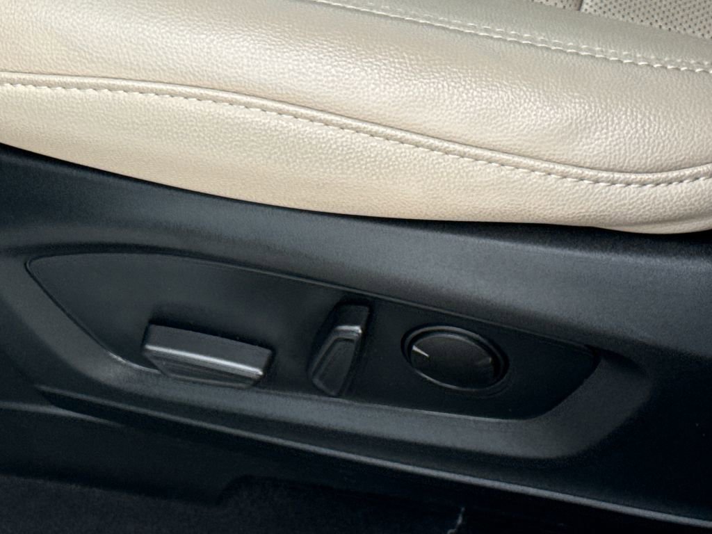 Certified 2024 Ford Explorer Limited w/ Limited Technology Package image 26