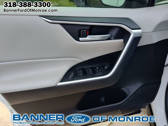 Used 2023 Toyota RAV4 XLE Premium FWD image 16