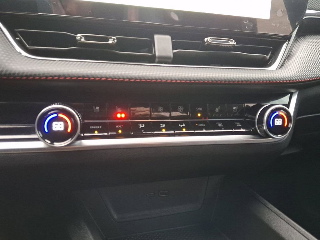 Used 2026 Chevrolet Equinox RS w/ Convenience Package III image 15