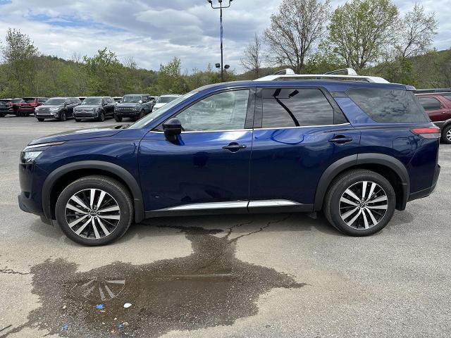 Used 2025 Nissan Pathfinder Platinum w/ Cargo Package FWD image 6
