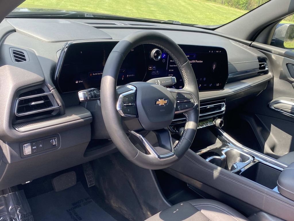 Used 2026 Chevrolet Traverse LT FWD image 21