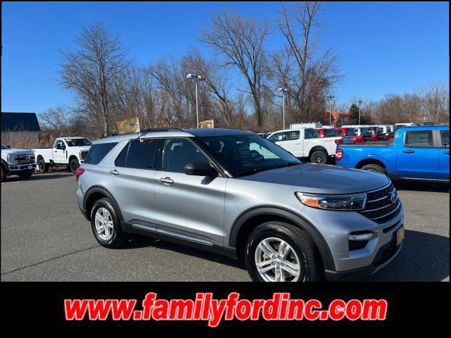Certified 2021 Ford Explorer XLT w/ Equipment Group 202A image 6