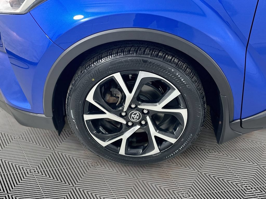 Used 2018 Toyota C-HR XLE FWD image 27