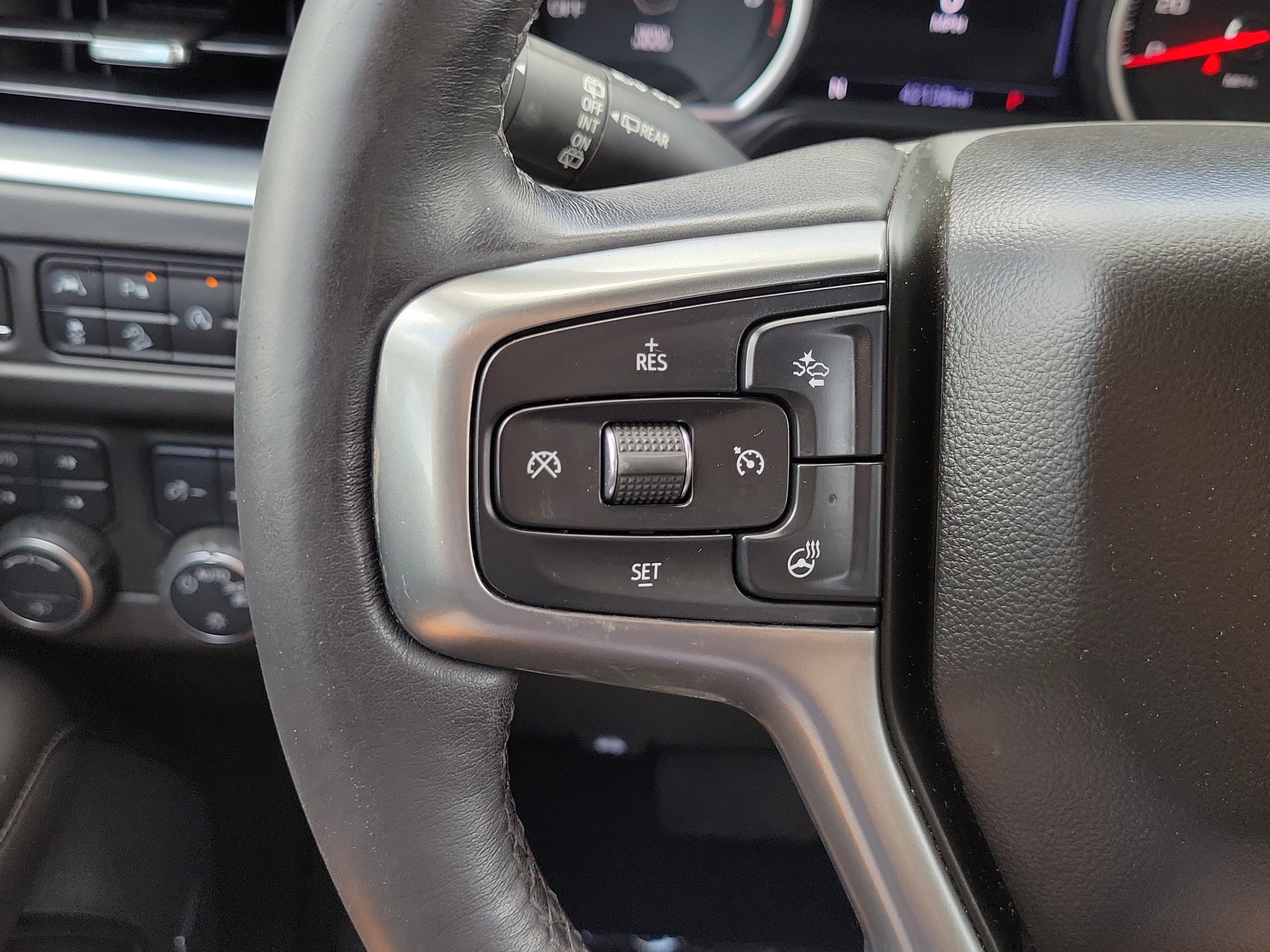 Used 2021 Chevrolet Tahoe Z71 w/ Z71 Off-Road Package AWD/4WD image 25
