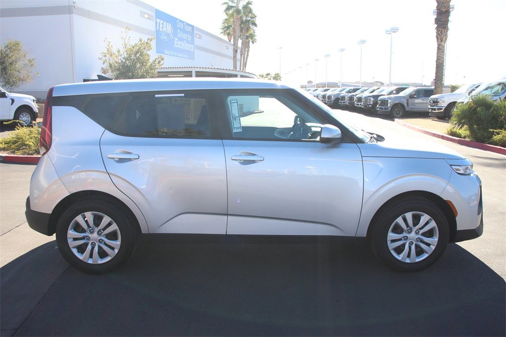 Used 2020 Kia Soul LX image 10