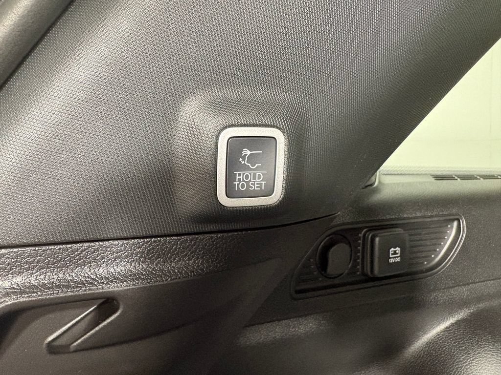Used 2026 Jeep Grand Cherokee Limited AWD/4WD image 33