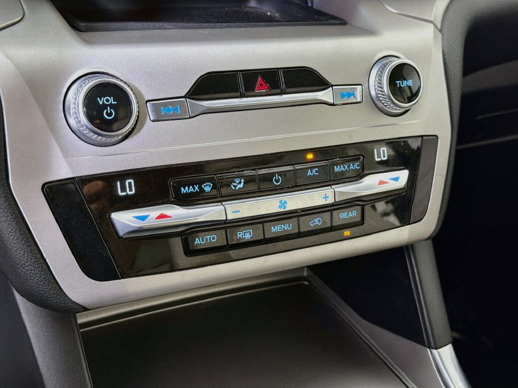 Certified 2020 Ford Explorer XLT w/ Equipment Group 202A RWD image 19