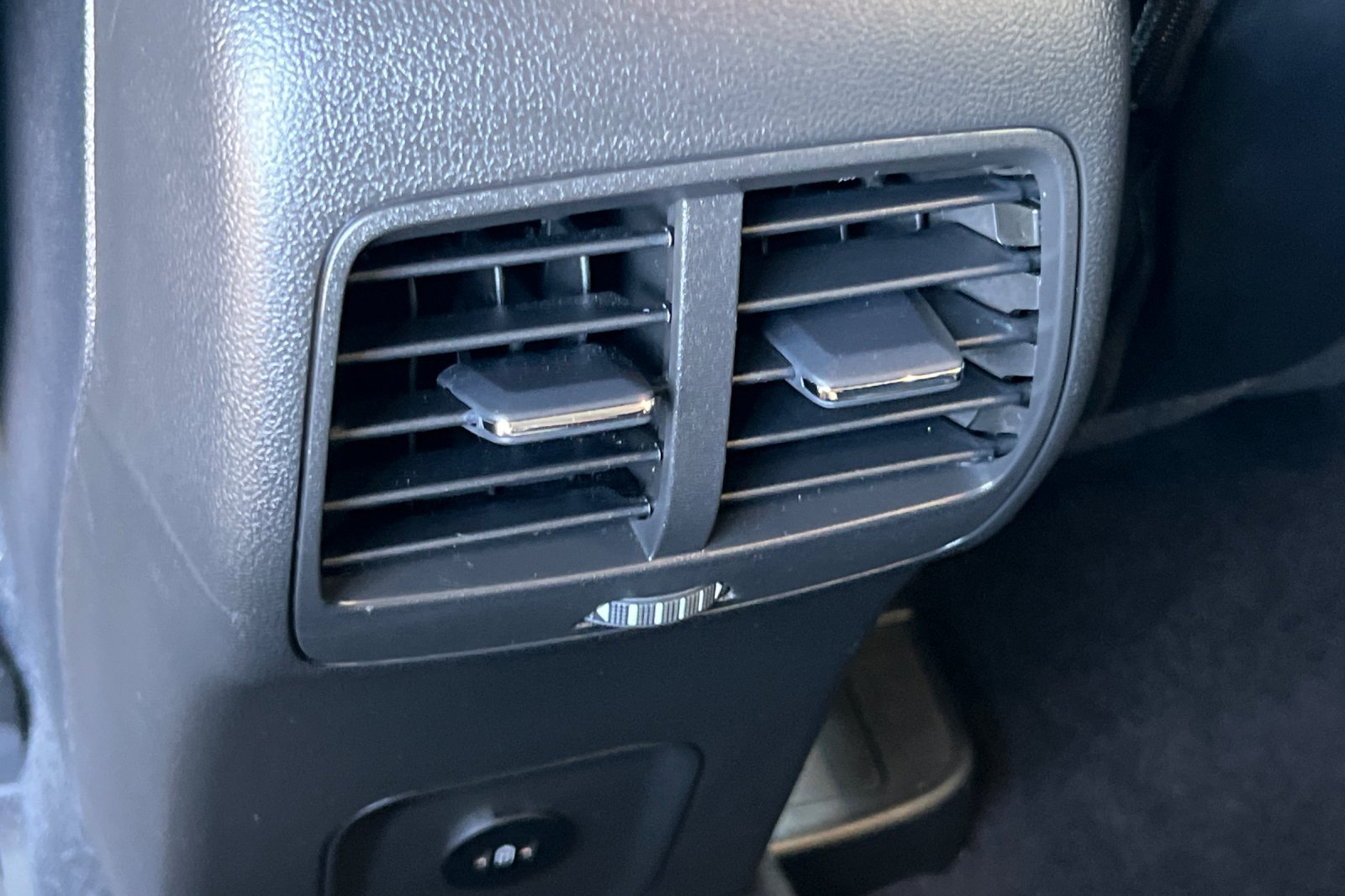 Certified 2024 Ford Escape SE FWD image 39