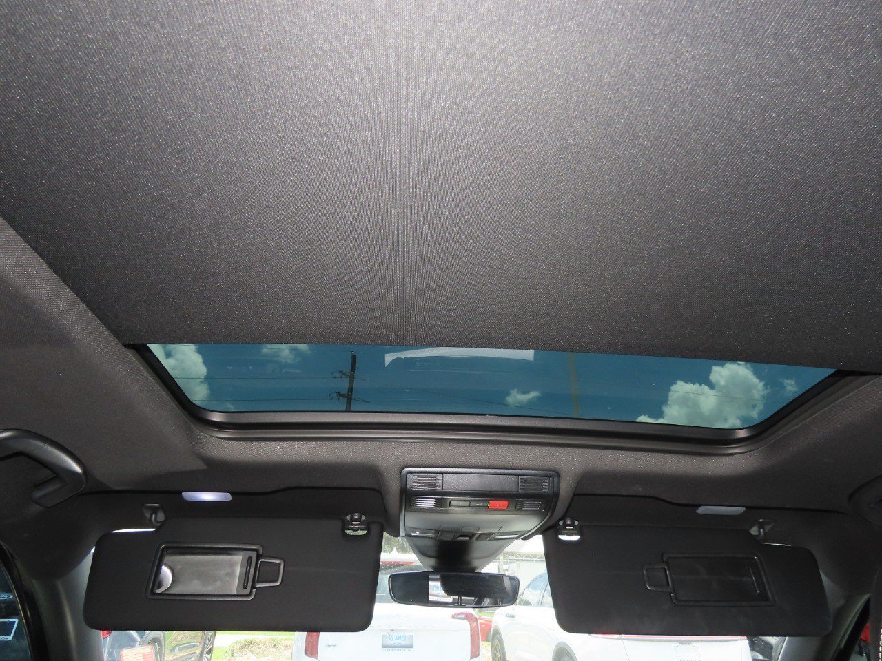 Used 2022 Volkswagen Tiguan SE R-Line AWD/4WD image 23