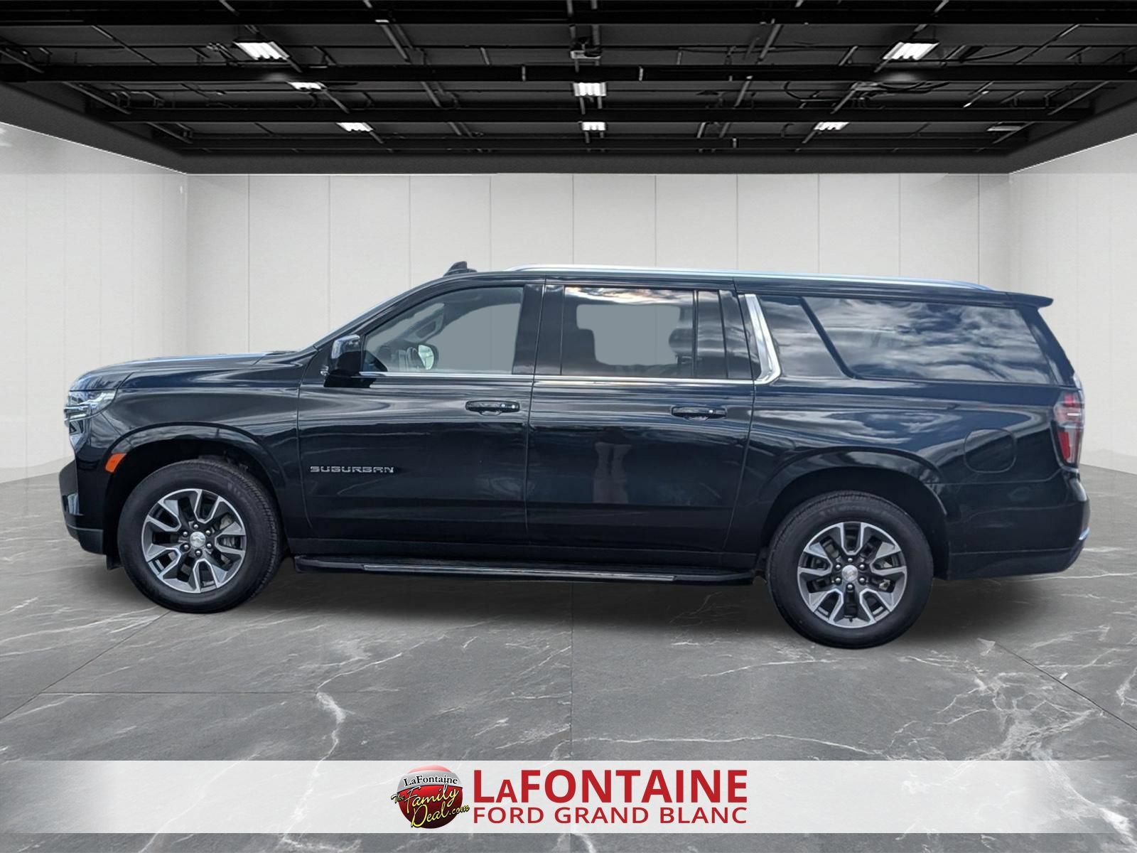 Used 2023 Chevrolet Suburban LS w/ Driver Alert Package AWD/4WD image 2