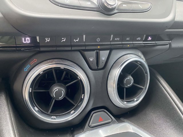 Used 2018 Chevrolet Camaro LT RWD image 23