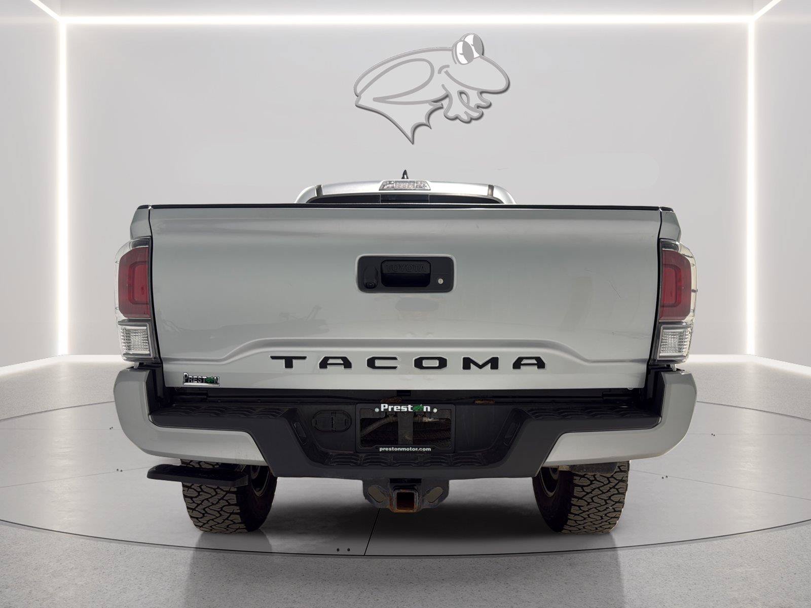 Used 2023 Toyota Tacoma TRD Sport w/ Black Out Package (TMS) AWD/4WD image 10