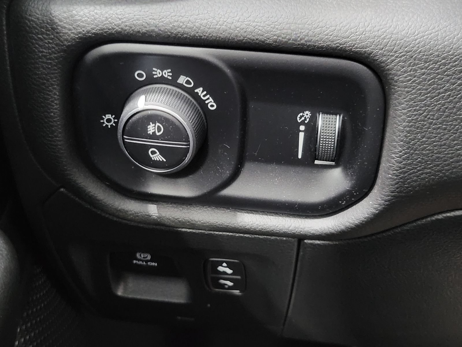Used 2023 RAM 1500 Big Horn AWD/4WD image 14