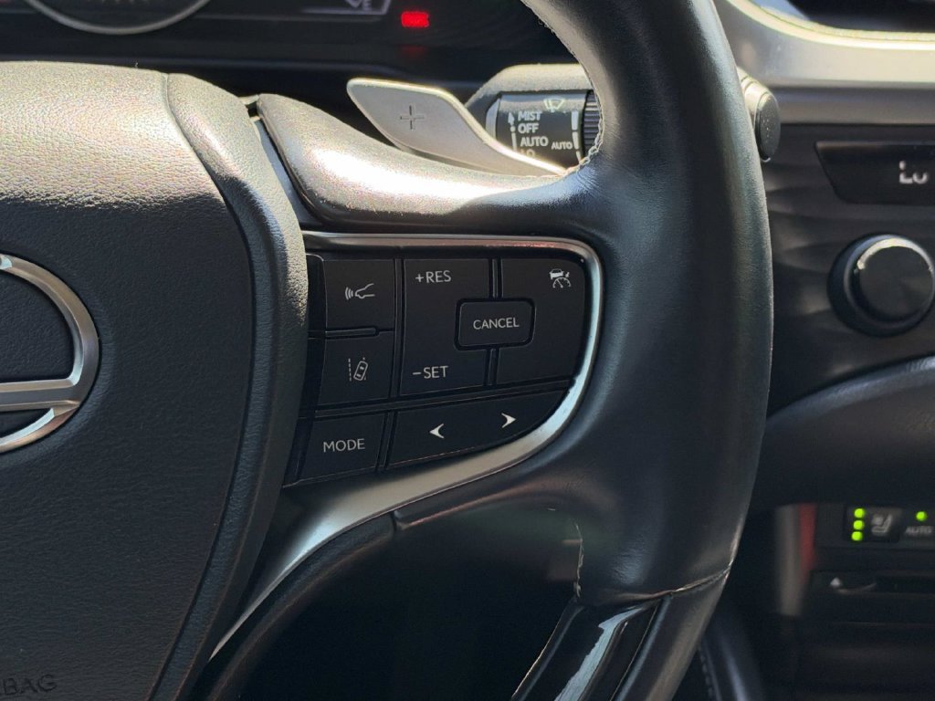 Used 2019 Lexus ES 300h w/ Premium Package FWD image 14