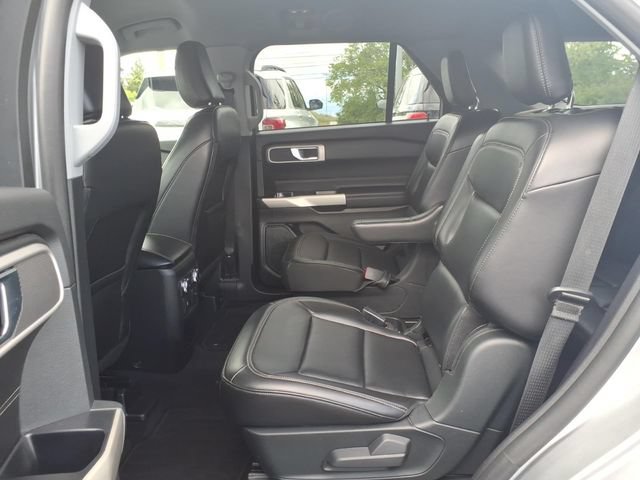 Certified 2021 Ford Explorer XLT w/ Equipment Group 202A AWD/4WD image 9