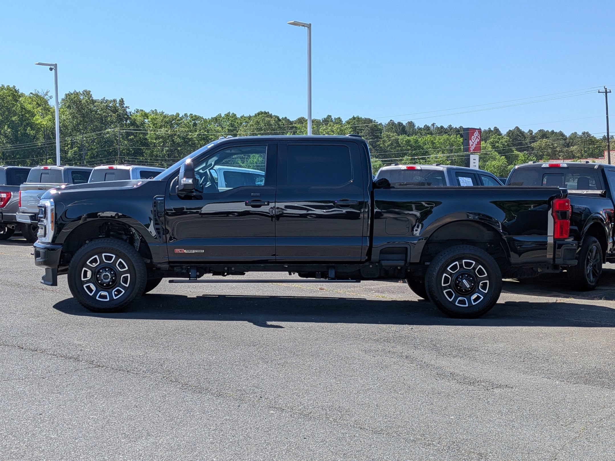 Certified 2025 Ford F250 Lariat w/ Lariat Ultimate Package AWD/4WD image 7