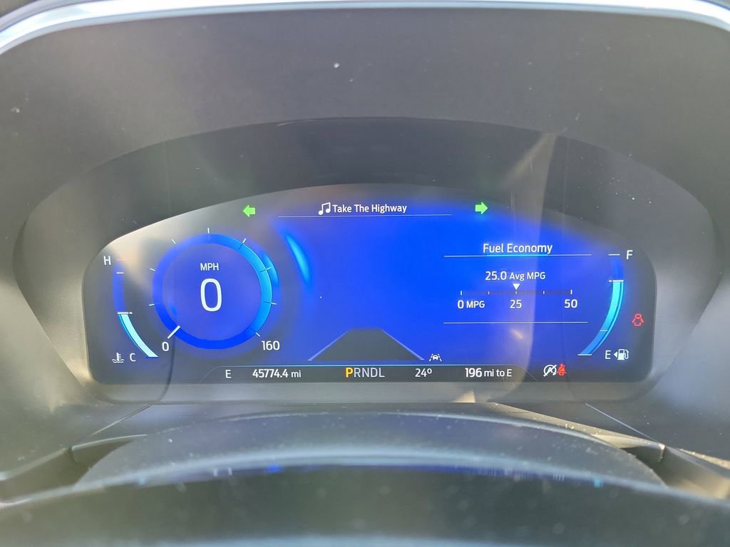 Certified 2022 Ford Escape Titanium w/ Class II Trailer Tow Package image 25