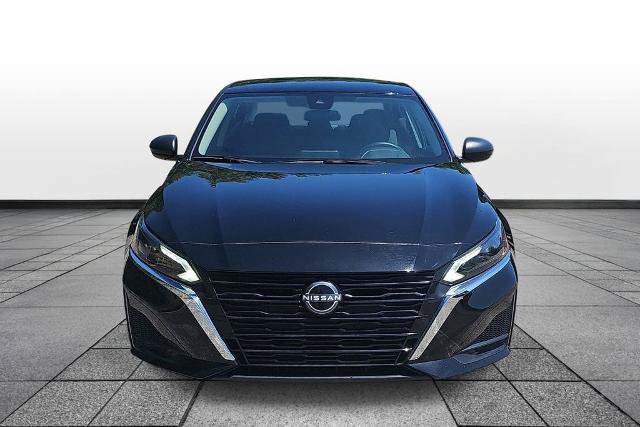 Used 2025 Nissan Altima 2.5 SV AWD/4WD image 2