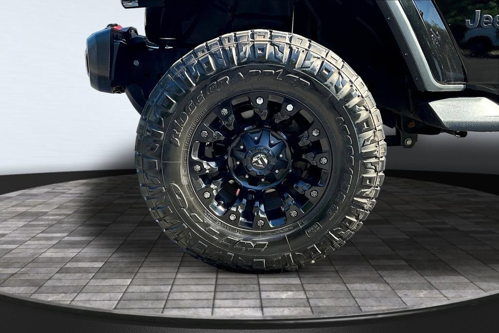 Used 2019 Jeep Wrangler Unlimited Sahara AWD/4WD image 37