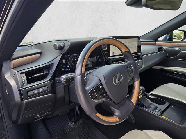 Used 2024 Lexus ES 300h Ultra Luxury w/ Accessory Package (Z2) FWD image 14