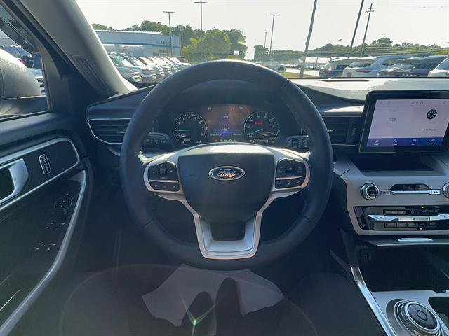Certified 2023 Ford Explorer XLT w/ Equipment Group 202A AWD/4WD image 15