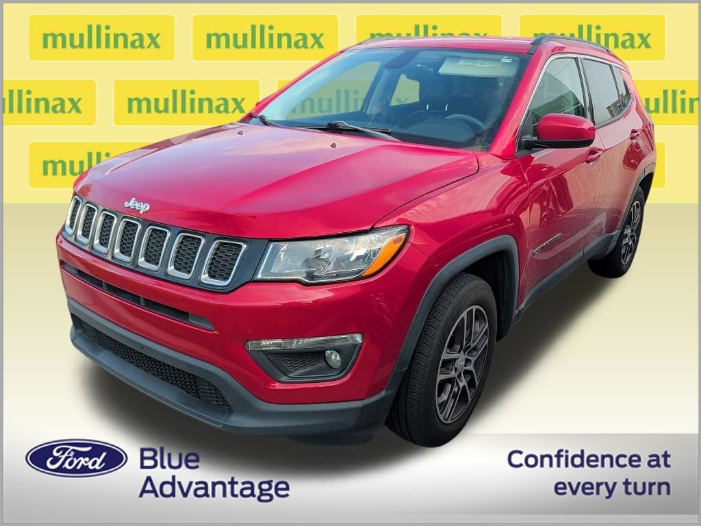 Used 2017 Jeep Compass Latitude w/ Popular Equipment Group FWD image 2