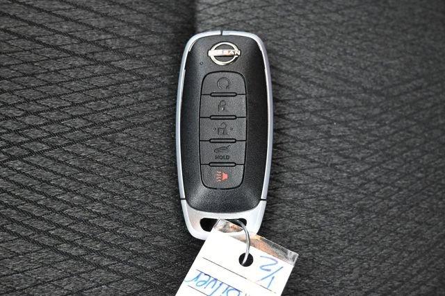 Used 2025 Nissan Rogue SV FWD image 23