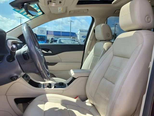 Used 2021 GMC Acadia Denali w/ Denali Technology Package FWD image 30