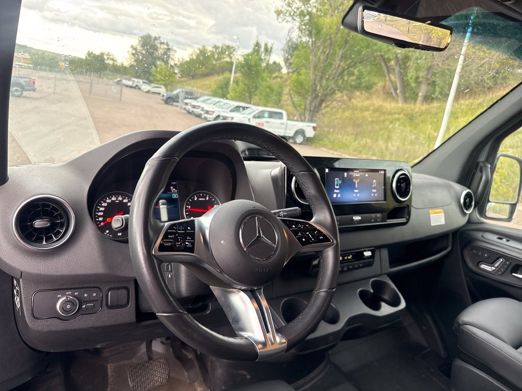Used 2025 Mercedes-Benz Sprinter 2500 image 14