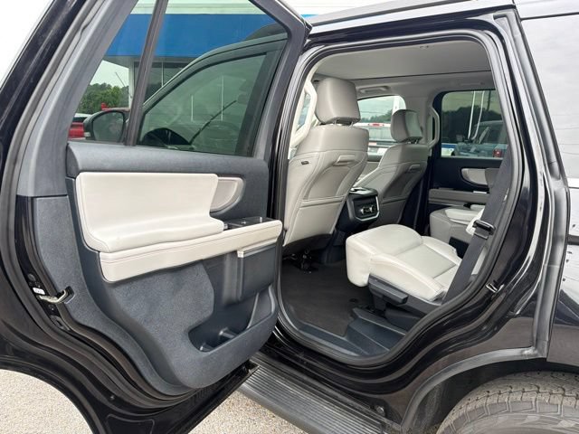 Certified 2025 Ford Expedition Active AWD/4WD image 39