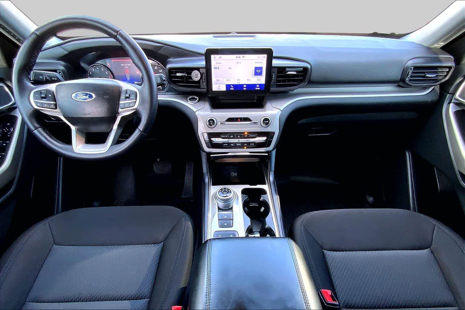 Certified 2023 Ford Explorer XLT RWD image 14
